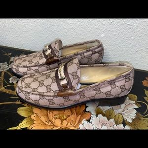 ✨Gucci Canvas GG women’s loafers✨